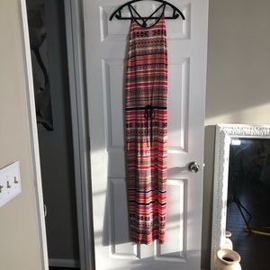 Beautiful maxi dress with tie at the waist open back